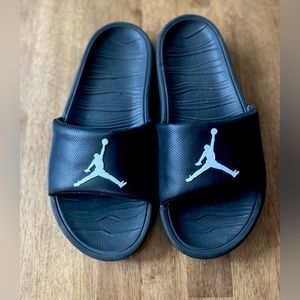 Black Jordan Slides